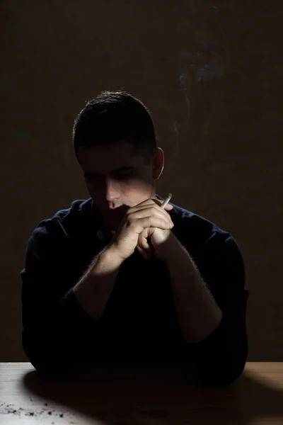 Nicotine addiction in young people — 스톡 사진