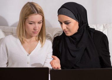 European teaching arabic computer skills