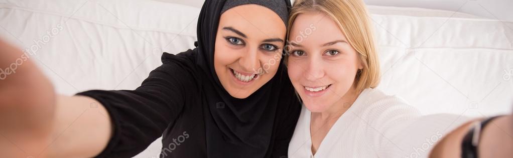 Intercultural female friendship