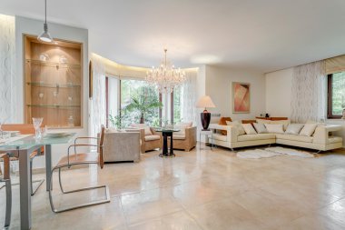 modern geniş oturma odası