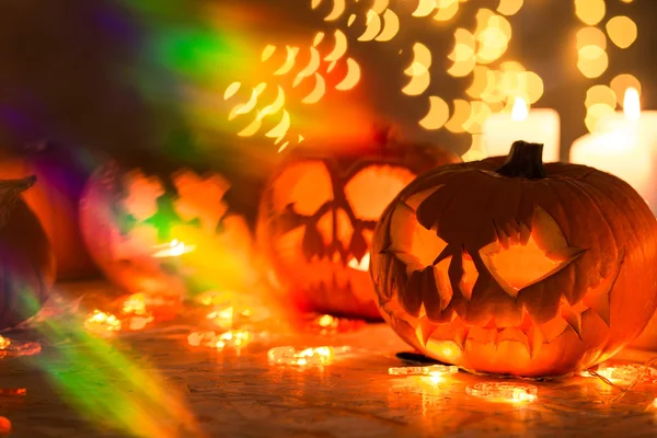 Zářící lucerny na Halloween dýně — Stock fotografie