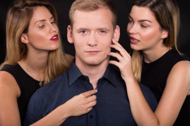 Duygusal ve aşk üçgeni