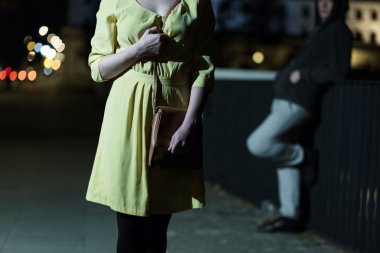 Güçlü adam korkarak