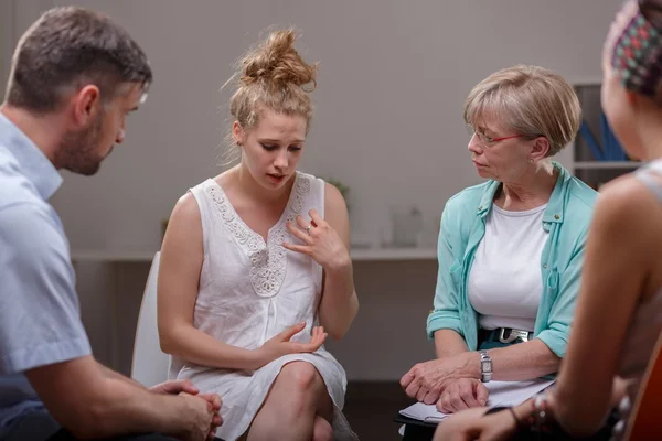 Groepstherapie sessie deelnemen — Stockfoto