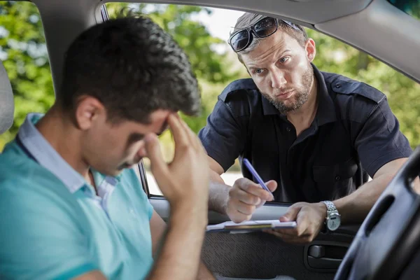 Man en het ticket — Stockfoto