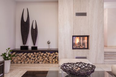Ahşap ile modern şömine