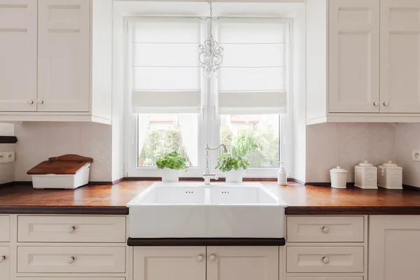 Elegantní kuchyňský nábytek — Stock fotografie