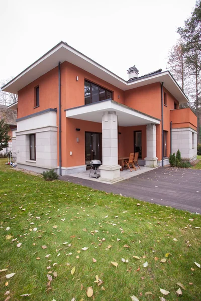 Utanför huset — Stockfoto