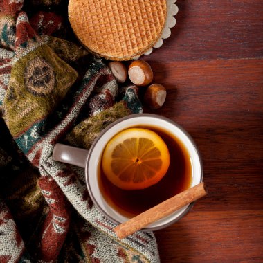 Kış içki ve eşarp