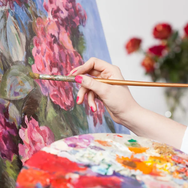 Painting a bunch of flowers — Stock Photo, Image