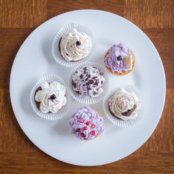 Mignon délicieux cupcakes — Photo