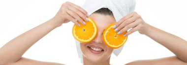 kadın holding portakal dilimleri