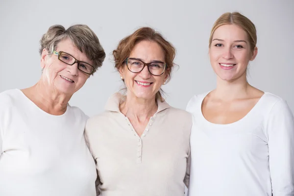 Kvinnliga multi generation porträtt — Stockfoto