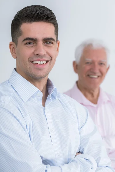 Joven sonriente — Foto de Stock