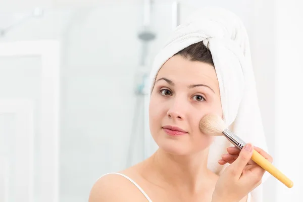 Polvo facial femenino — Foto de Stock