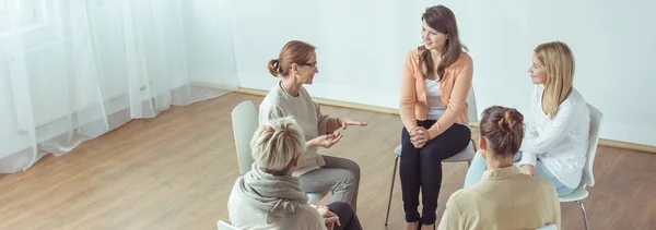 Möte i support group — Stockfoto