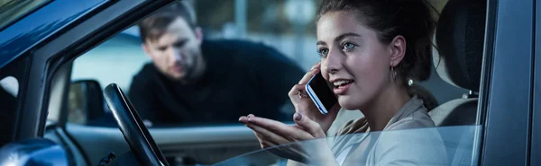 Dangerous man lurking — Stock Photo, Image