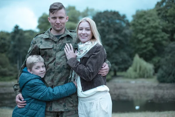 Familiebilde sammen – stockfoto