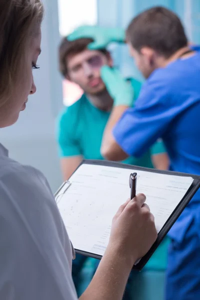 Paziente medico e infermiere — Foto Stock