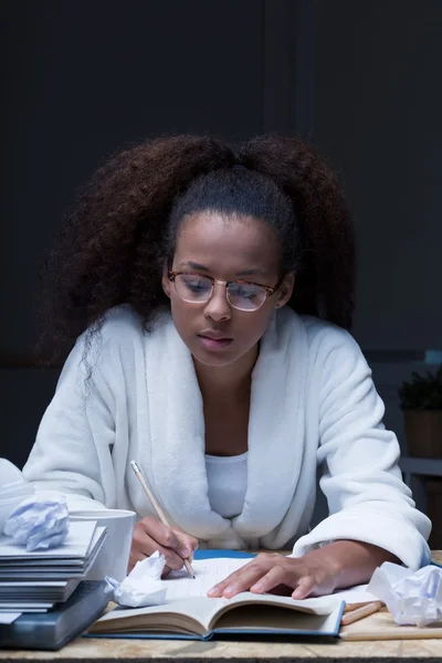 Studeren in de avond — Stockfoto