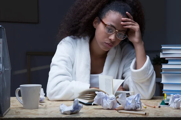 Frustrated student learning for test — Stock Photo, Image