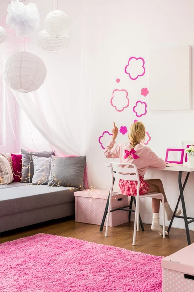 Girly bedroom with wall decoration — Stock Photo, Image