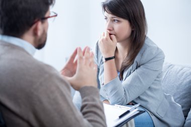 Tırnaklarını ısırma umutsuzluk kadın