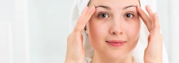 Fresh showered woman — Stock Photo, Image