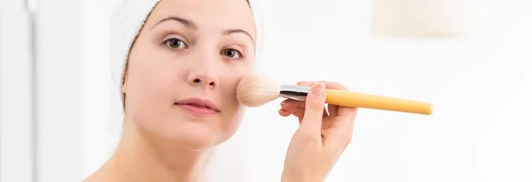 Doen een make-up — Stockfoto