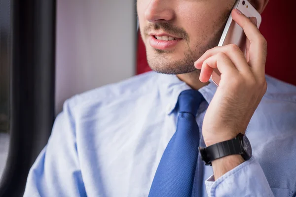 Empresario al teléfono — Foto de Stock