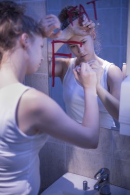 Tehlikeli görünüm karmaşık