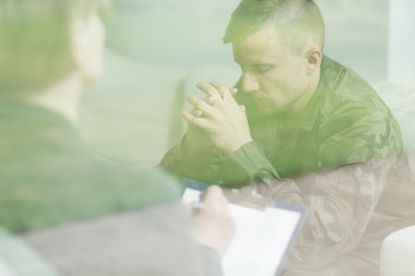 Genç asker destek olmak