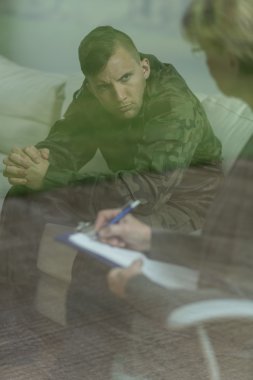 Travmatik deneyim sonra asker