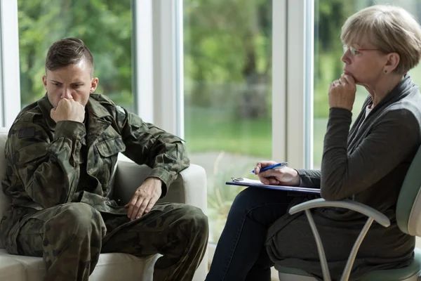 Bild eines jungen Militärs — Stockfoto