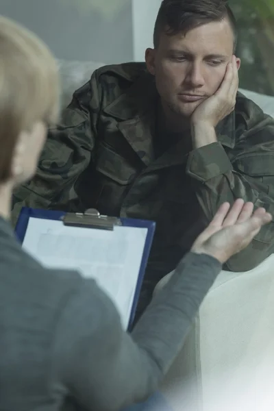 Soldat mit psychischen Problemen — Stockfoto