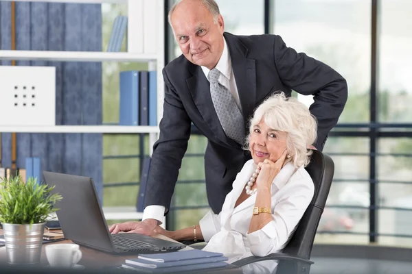 Senior business människor i arbete — Stockfoto