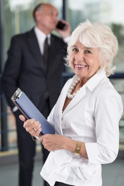 Feliz mujer de negocios senior — Foto de Stock