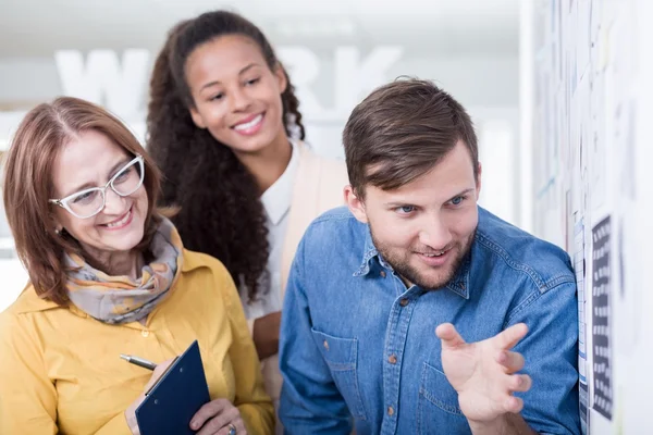 El equipo exitoso está trabajando — Foto de Stock