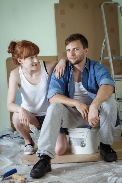 Couple is starting a redecoration — Stock Photo, Image