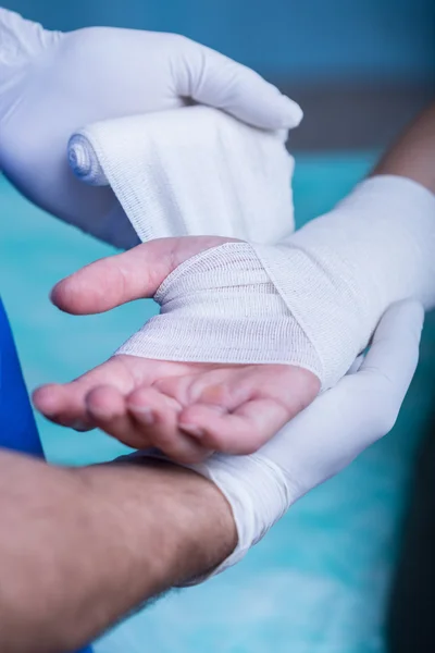 Umschnallung des Arms des Patienten — Stockfoto