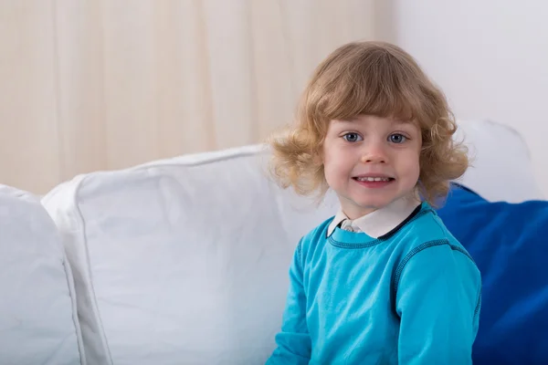 Lindo niño pequeño — Foto de Stock