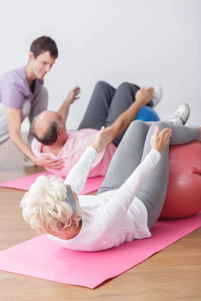 Äldre par under träning — Stockfoto