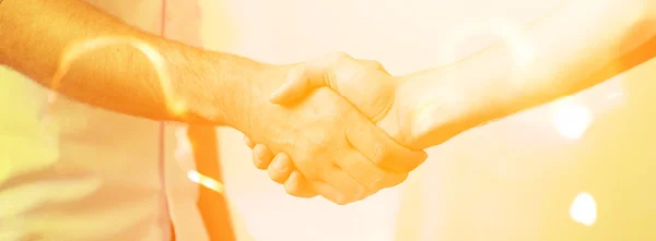 People are holding their hands — Stock Photo, Image