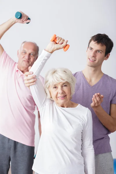 Coppia anziana e stile di vita sportivo — Foto Stock