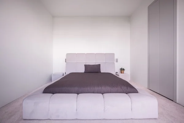 Beige luminoso dormitorio interior — Foto de Stock