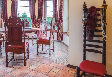 Süs sandalye ve masa