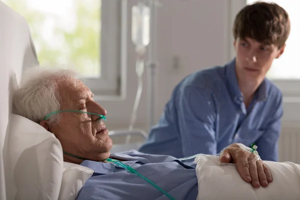 Slapende ouderen hospice patiënt — Stockfoto