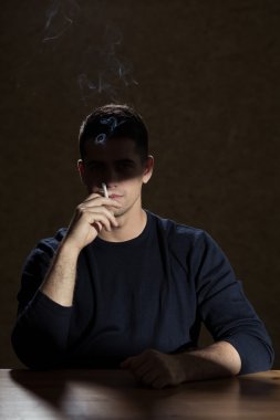 Adam çok üzücü