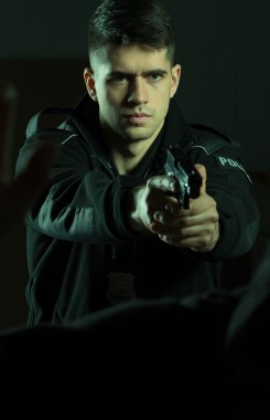 Polis ve kendini savunma