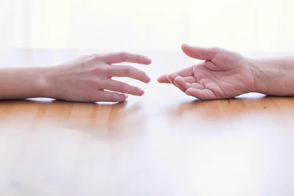 Twee handen geïsoleerd — Stockfoto